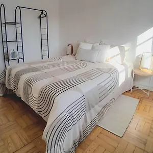 Quarto Duplo Baixa De Junto A Estacao Ferroviaria Portimão